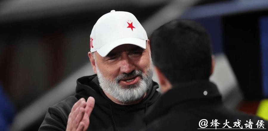 斯拉维亚主帅：巴萨的终结质量太棒了，比电视上看起来更危险