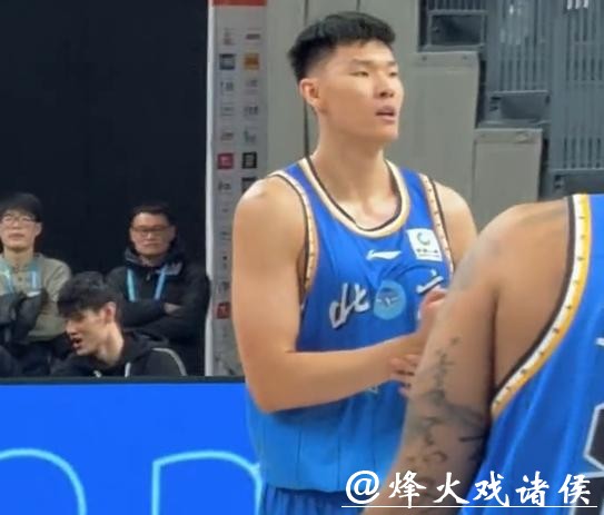 范子铭：赛前压力巨大 第四节拼抢篮板更多靠本能驱动
